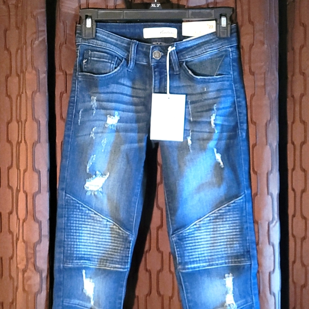 NEW KanCan, Skinny Distressed Blue Jeans, Women's Size 0/23.